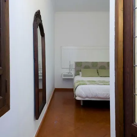 Апартаменти Entre2mezquitas 6 *